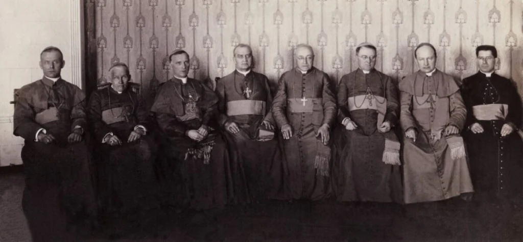 05-1926-m.-vyskupai-1200x557 05-1926-m.-vyskupai-1200x557